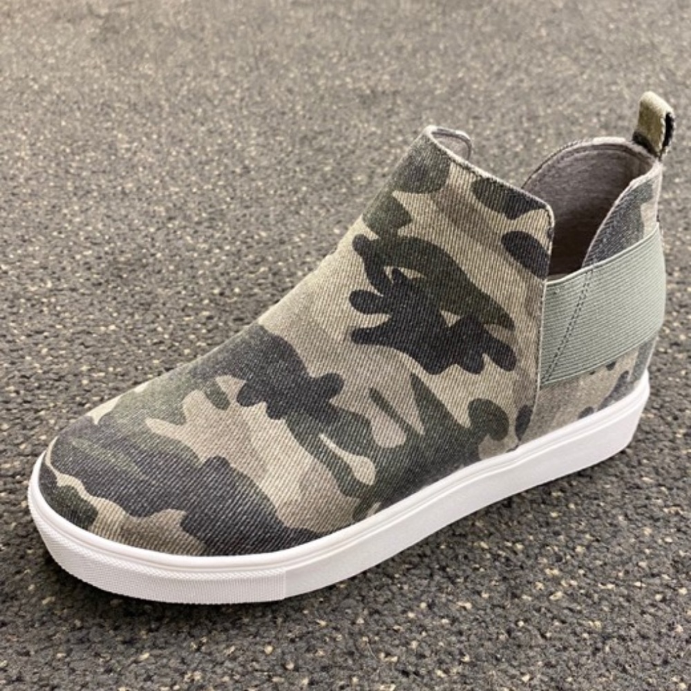 #40 Camo Print Green Olive Slip On Sneakers - Picture 2 of 2